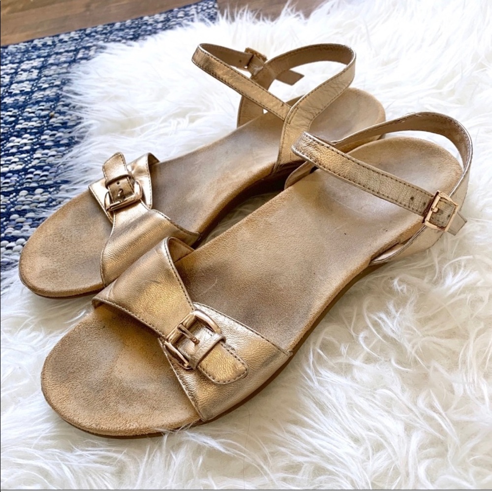 Vionic strappy leather gold comfort sandal